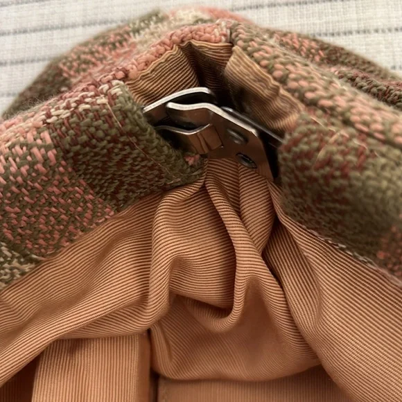 Sweet vintage woven plaid bag! - Picture 3 of 3